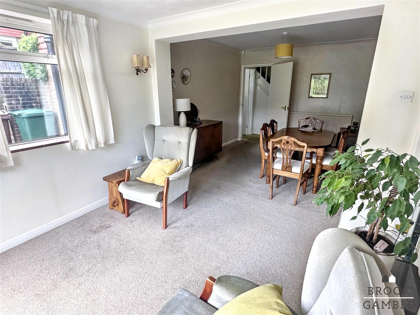 2 Bedroom House. Babylon Way in Eastbourne, 13